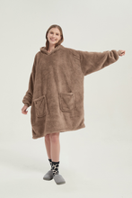 Load image into Gallery viewer, Double-pocket fleece hoodie(light khaki)