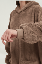 Load image into Gallery viewer, Double-pocket fleece hoodie(light khaki)
