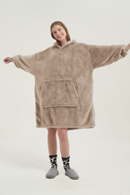 Load image into Gallery viewer, Double-sided fleece hoodie（brown）
