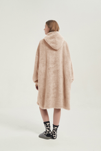 Load image into Gallery viewer, Double-pocket fleece hoodie（apricot）
