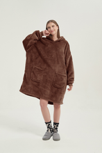 Load image into Gallery viewer, Double-pocket fleece hoodie（ light coffee）
