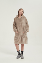 Load image into Gallery viewer, Double-pocket fleece hoodie（brown）
