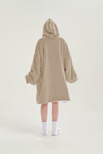 Load image into Gallery viewer, Oversized hoodie（light camel）
