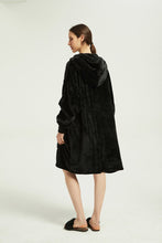 Load image into Gallery viewer, Oversized Light Wearable lanket Sweatshirt(black)
